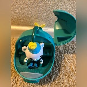 Octonots Above and Beyond Captain Barnicle 3” Toy and vehicle